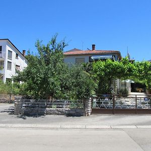 Vintage Rooms & Apartments